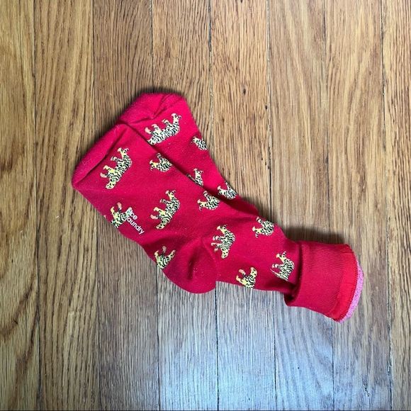 Nice Laundry Red Socks with Tiger Pattern. NWOT - Picture 2 of 3
